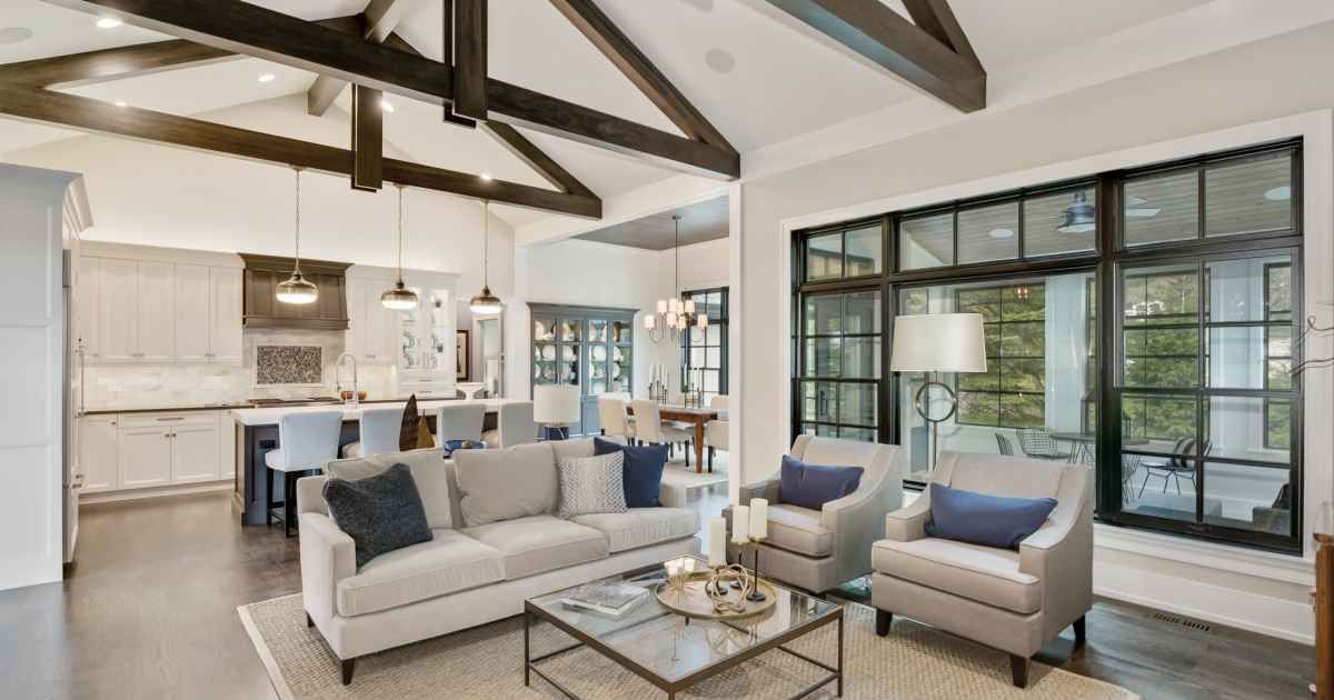 Minimalist Luxe: Stone, Linen & Brass That Elevate Without Clutter
